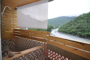 تختخواب و صبحانه Cheng Ping Hot Spring Inn