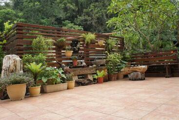 تختخواب و صبحانه Cheng Ping Hot Spring Inn