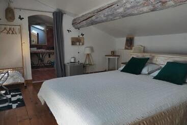 تختخواب و صبحانه Villa Artemia