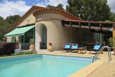 Cassis Hostel Les Heures Claires