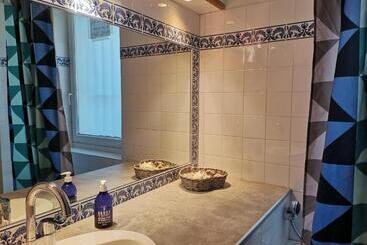 Cassis Hostel Les Heures Claires