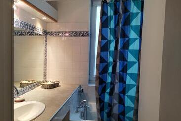Cassis Hostel Les Heures Claires