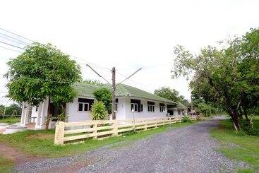 هتل Tamarind Resort