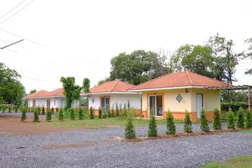 هتل Tamarind Resort