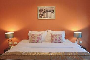 The Tamnan Pattaya Hotel & Resort