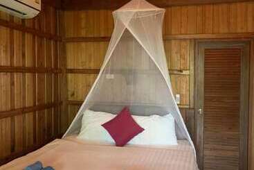 هتل Thiw Son Beach Resort