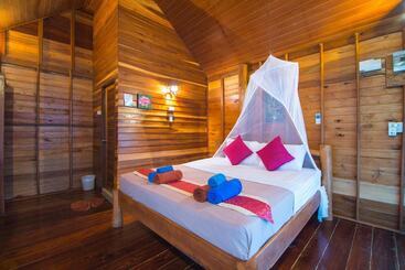 هتل Thiw Son Beach Resort