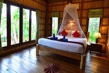 هتل Thiw Son Beach Resort