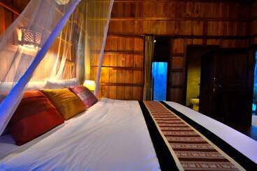هتل Thiw Son Beach Resort