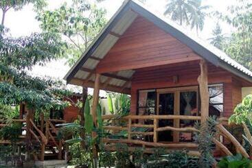 هتل Thiw Son Beach Resort