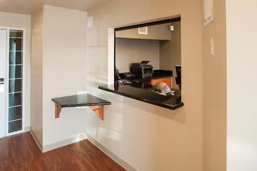 هتل Woodspring Suites San Angelo