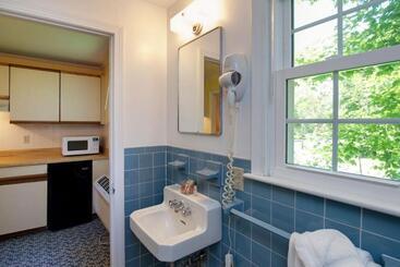 مُتل Cape Cod Harbor House Inn