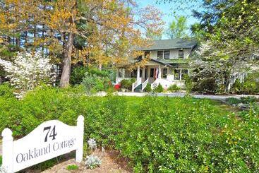 Oakland Cottage Bed And Breakfast