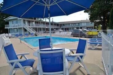 Riviera Motel