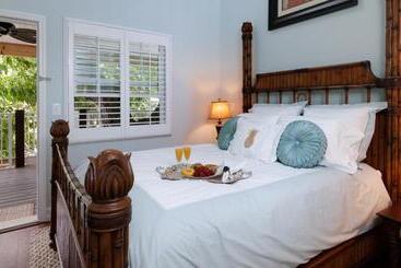 Seaglass Inn Bed And Breakfast