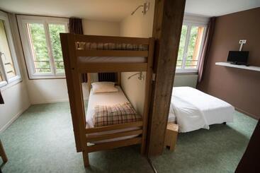 1861 Chatel Hostel