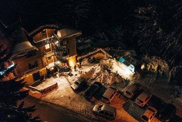1861 Chatel Hostel