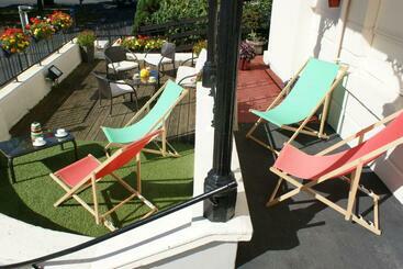 تختخواب و صبحانه 10to12 Folkestone