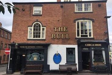 تختخواب و صبحانه The Bull