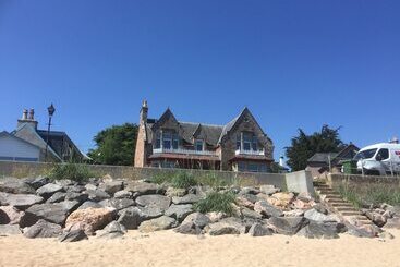 تختخواب و صبحانه Tigh Na Mara Guest House Rosemarkie  Breakfast Optional