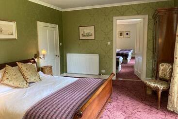 Bedrule Old Manse B&b