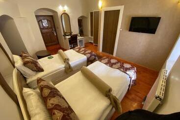 Behrampaşa Otel &cafe &restaurant