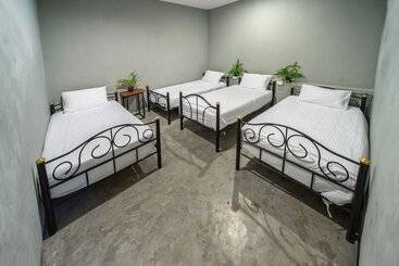Eclipse Hostel And Bar