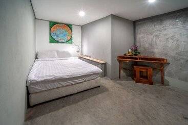 Eclipse Hostel And Bar