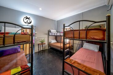 Eclipse Hostel And Bar
