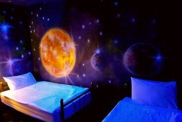 Eclipse Hostel And Bar