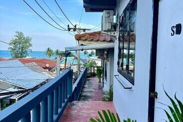 Eclipse Hostel And Bar