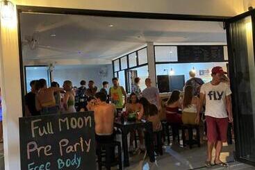 Eclipse Hostel And Bar