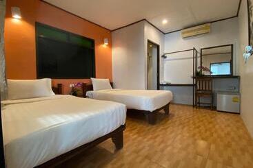 Eclipse Hostel And Bar