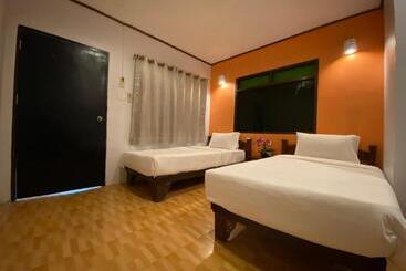 Eclipse Hostel And Bar