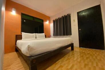 Eclipse Hostel And Bar