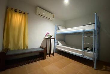 Eclipse Hostel And Bar