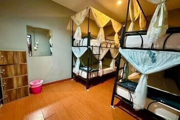 Eclipse Hostel And Bar