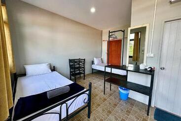 Eclipse Hostel And Bar