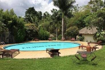 هتل Kilemakyaro Mountain Lodge