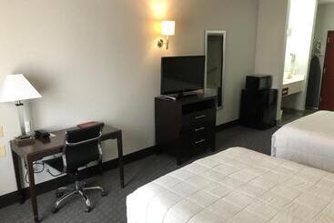 هتل Lea County Inn