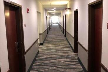 هتل Lea County Inn