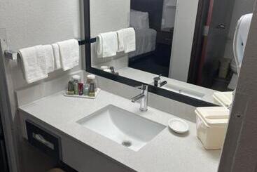 هتل Lea County Inn