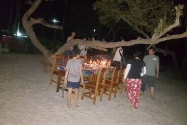 هتل Mafia Beach Bungalows