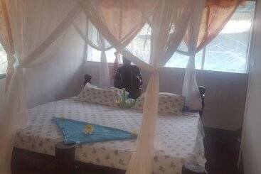 هتل Mafia Beach Bungalows
