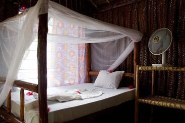 هتل Milele Lodge