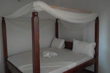 هتل Milele Lodge