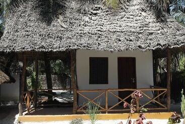 هتل Milele Lodge