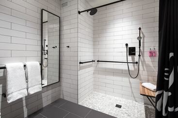 هتل Moxy San Diego Gaslamp Quarter