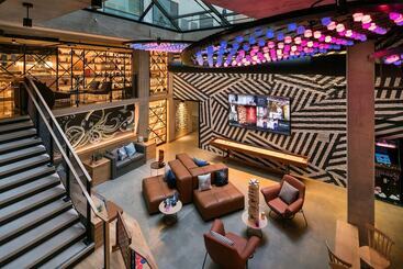 هتل Moxy San Diego Gaslamp Quarter