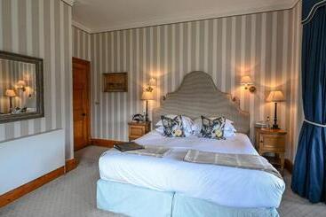 هتل The Jockey Club Rooms
